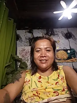 Snapshot of trishacummerts chatting on July 1, 7:13 pm trishacummerts online show from July 1, 7:13 pm