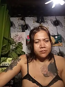 Snapshot of trishacummerts chatting on July 14, 6:57 pm trishacummerts online show from July 14, 6:57 pm