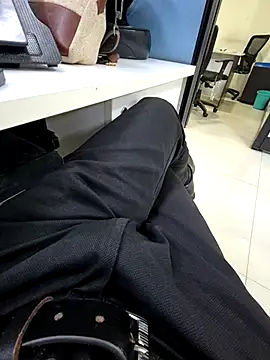 Snapshot of crawlerdrill chatting on November 3, 12:39 pm crawlerdrill online show from November 3, 12:39 pm