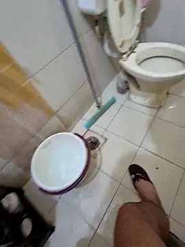 Snapshot of crawlerdrill chatting on November 8, 4:01 am crawlerdrill online show from November 8, 4:01 am