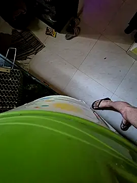 Snapshot of crawlerdrill chatting on November 30, 4:16 am crawlerdrill online show from November 30, 4:16 am