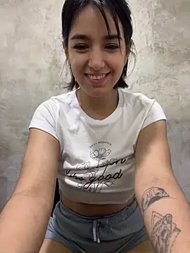 1evelinewood online show from March 3, 5:18 pm