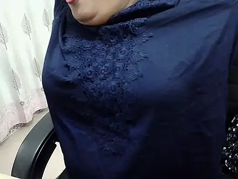 SexyRani2000 online show from February 6, 8:45 pm