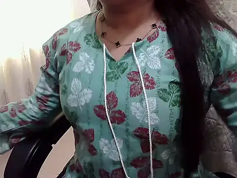 SexyRani2000 online show from May 7, 5:35 am