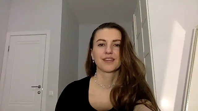 Snapshot of Melivorra chatting on April 22, 8:54 pm Melivorra online show from April 22, 8:54 pm