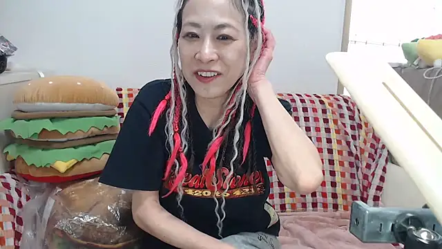 Snapshot of jyuse000ryuse chatting on June 11, 12:43 am jyuse000ryuse online show from June 11, 12:43 am