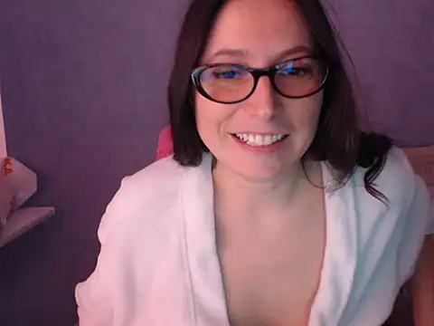 Snapshot of LuckyLisa23 chatting on May 7, 9:42 pm LuckyLisa23 online show from May 7, 9:42 pm
