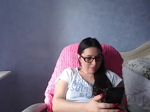 Snapshot of LuckyLisa23 chatting on June 9, 11:55 am LuckyLisa23 online show from June 9, 11:55 am
