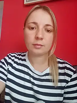 Snapshot of Hey_Alicee chatting on October 14, 11:44 am Hey Alicee online show from October 14, 11:44 am