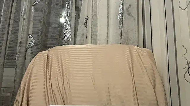 DaisyMolly online show from November 14, 9:46 pm