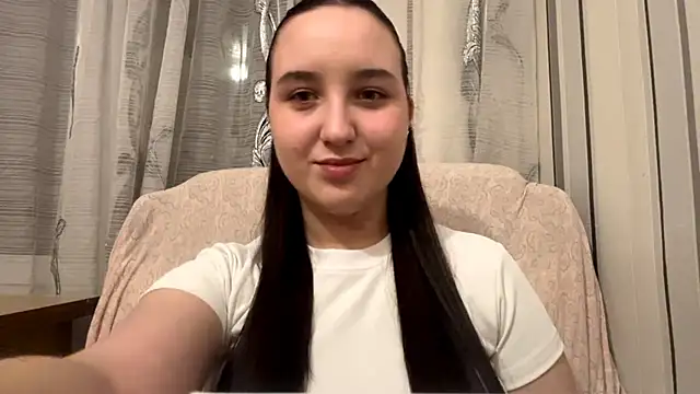 DaisyMolly online show from December 3, 9:35 pm