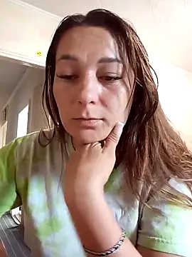 Snapshot of HollyDollsi chatting on October 22, 12:05 pm HollyDollsi online show from October 22, 12:05 pm