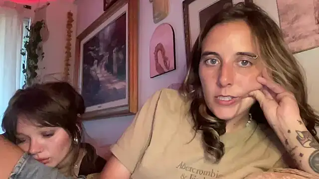 Snapshot of lill_daddysgirl chatting on May 22, 2:19 am lill daddysgirl online show from May 22, 2:19 am