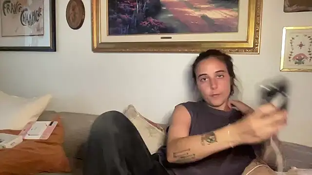 Snapshot of lill_daddysgirl chatting on June 7, 2:27 am lill daddysgirl online show from June 7, 2:27 am