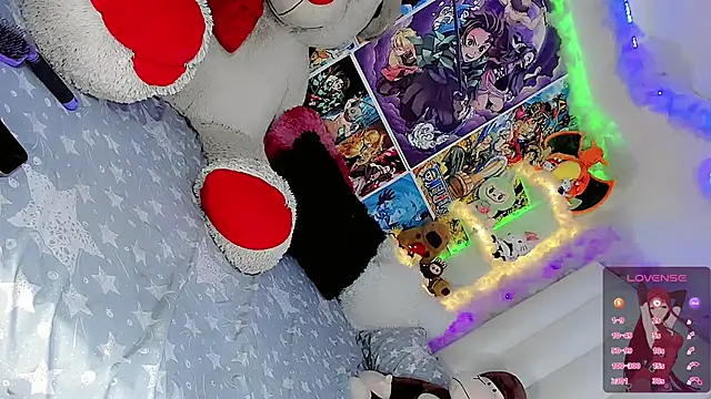 Estefany Leeon online show from November 21, 3:00 pm