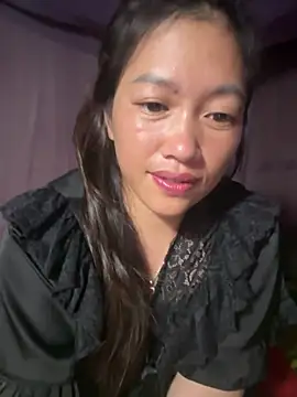 Snapshot of -Paige- chatting on May 6, 2:11 pm -Paige- online show from May 6, 2:11 pm