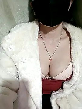 Snapshot of LalayCii chatting on November 3, 11:37 pm LalayCii online show from November 3, 11:37 pm