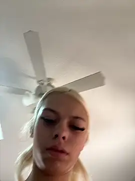 Snapshot of itspinkkk chatting on October 15, 4:40 pm itspinkkk online show from October 15, 4:40 pm