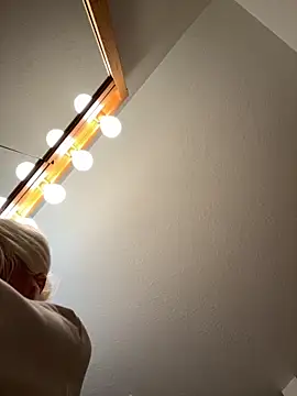 Snapshot of itspinkkk chatting on October 23, 2:33 am itspinkkk online show from October 23, 2:33 am