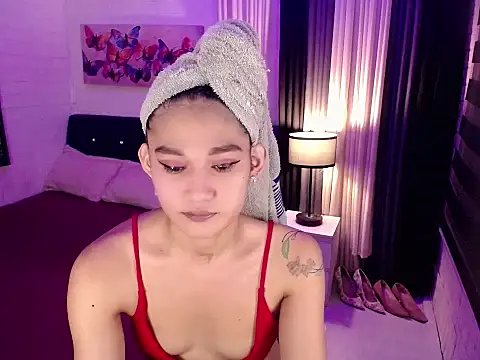 Snapshot of TSJaninexx chatting on November 9, 8:23 am TSJaninexx online show from November 9, 8:23 am