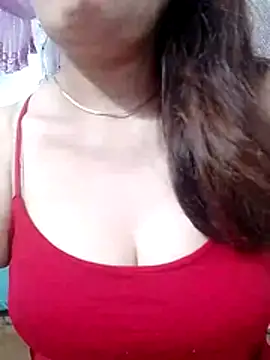 YiyinLy online show from May 9, 7:02 am