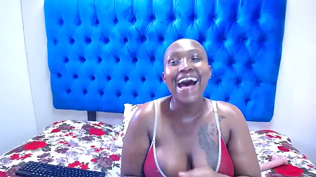 Snapshot of Amberdiamondmmm chatting on November 13, 8:02 am Amberdiamondmmm online show from November 13, 8:02 am