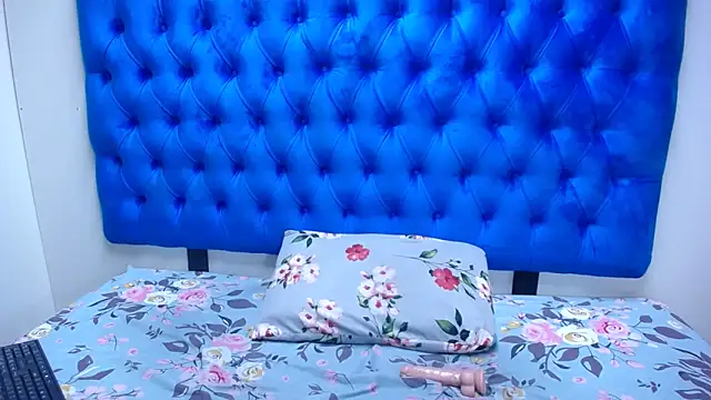 Snapshot of Amberdiamondmmm chatting on November 23, 6:02 am Amberdiamondmmm online show from November 23, 6:02 am