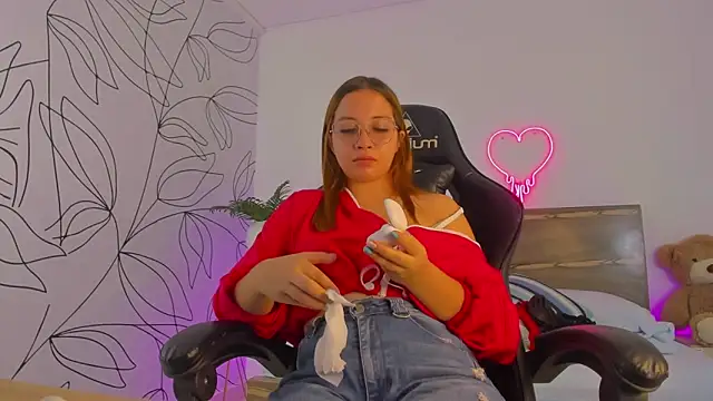 Snapshot of merida_06 chatting on October 19, 3:51 am merida 06 online show from October 19, 3:51 am