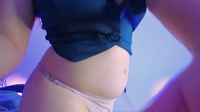 Snapshot of merida_06 chatting on November 8, 3:18 am merida 06 online show from November 8, 3:18 am