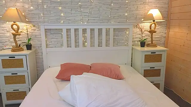 Soft Lilly online show from February 9, 6:17 am