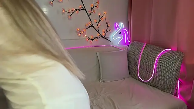 cutetella online show from April 29, 4:05 am