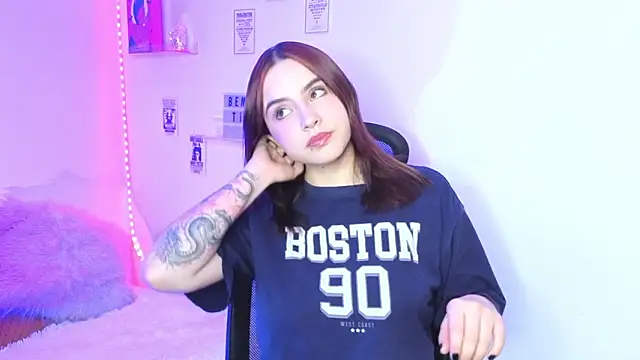 Emily Lindey online show from March 4, 2:17 am