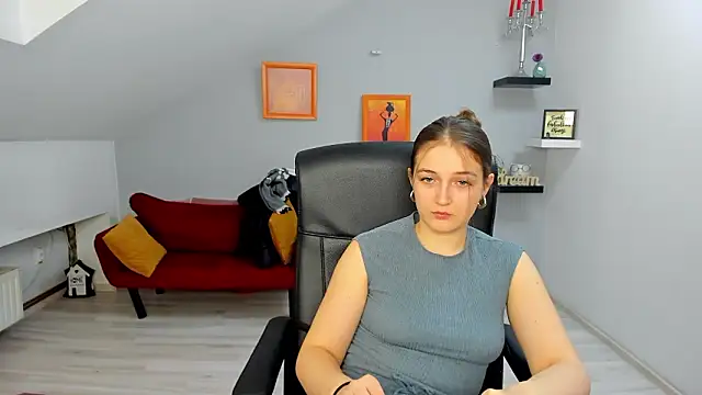 AnneWilsonn online show from February 9, 12:20 pm