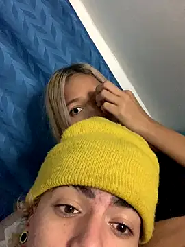 lily and wan online show from November 14, 7:18 am