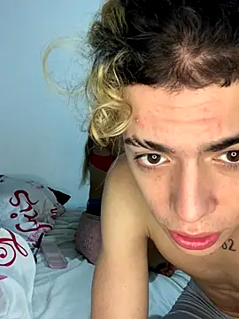 lily and wan online show from November 19, 5:07 am