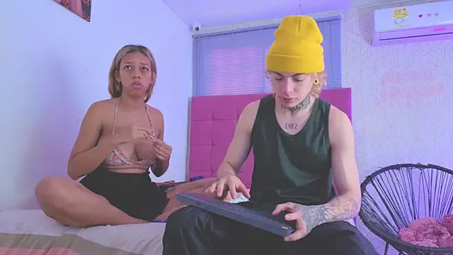 lily and wan online show from December 4, 1:09 pm