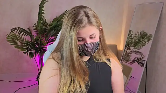 Scarlet Sinera online show from October 23, 8:46 am