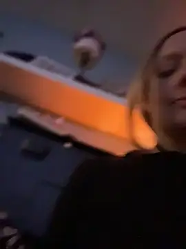 Snapshot of queenkelly1234 chatting on June 26, 4:33 pm queenkelly1234 online show from June 26, 4:33 pm