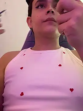 La-Gatiita-trans online show from October 27, 3:27 pm