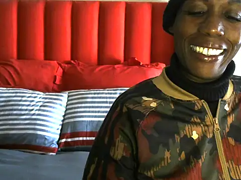 Snapshot of AfroGodesss123 chatting on August 3, 10:10 am AfroGodesss123 online show from August 3, 10:10 am