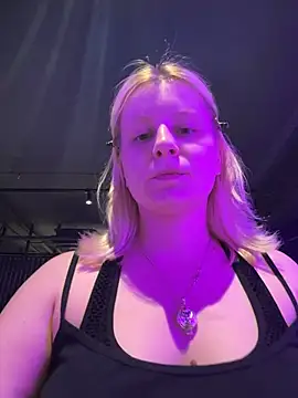 BonnyeBoom online show from March 18, 1:09 am