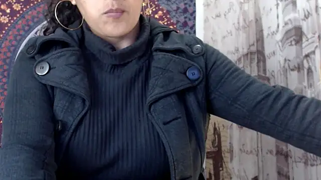 Lucyy Naugthy online show from February 19, 1:51 pm