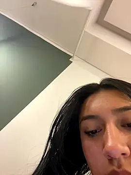 Nahomy cute1 online show from November 15, 3:48 am