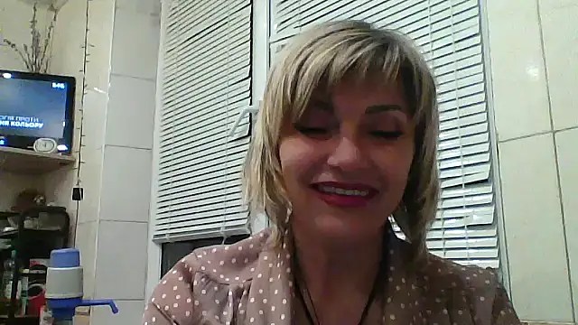 Lia Ray online show from October 15, 6:30 pm