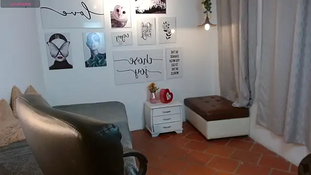 AmethystShadow17 online show from November 1, 7:27 pm