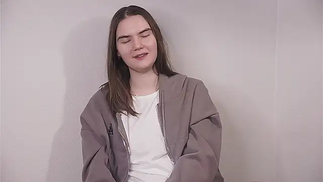 Snapshot of TovaBiddy chatting on October 16, 9:32 am TovaBiddy online show from October 16, 9:32 am