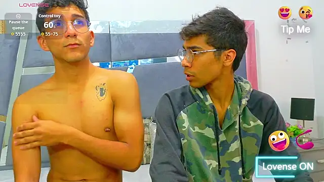 Desire4Duo online show from November 17, 1:06 pm