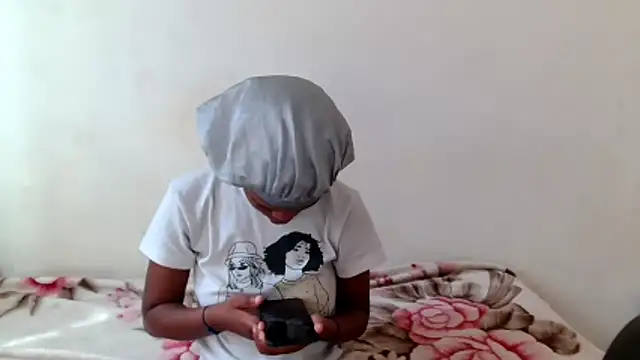 SexyLatoya05 online show from December 1, 5:34 am