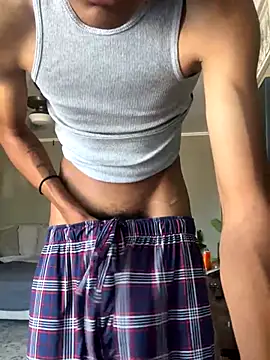 Snapshot of Jjloscooby chatting on October 23, 10:41 pm Jjloscooby online show from October 23, 10:41 pm