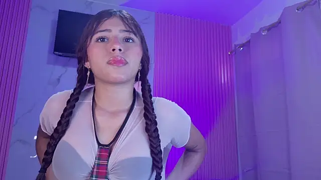 dafne17  online show from November 13, 3:55 pm